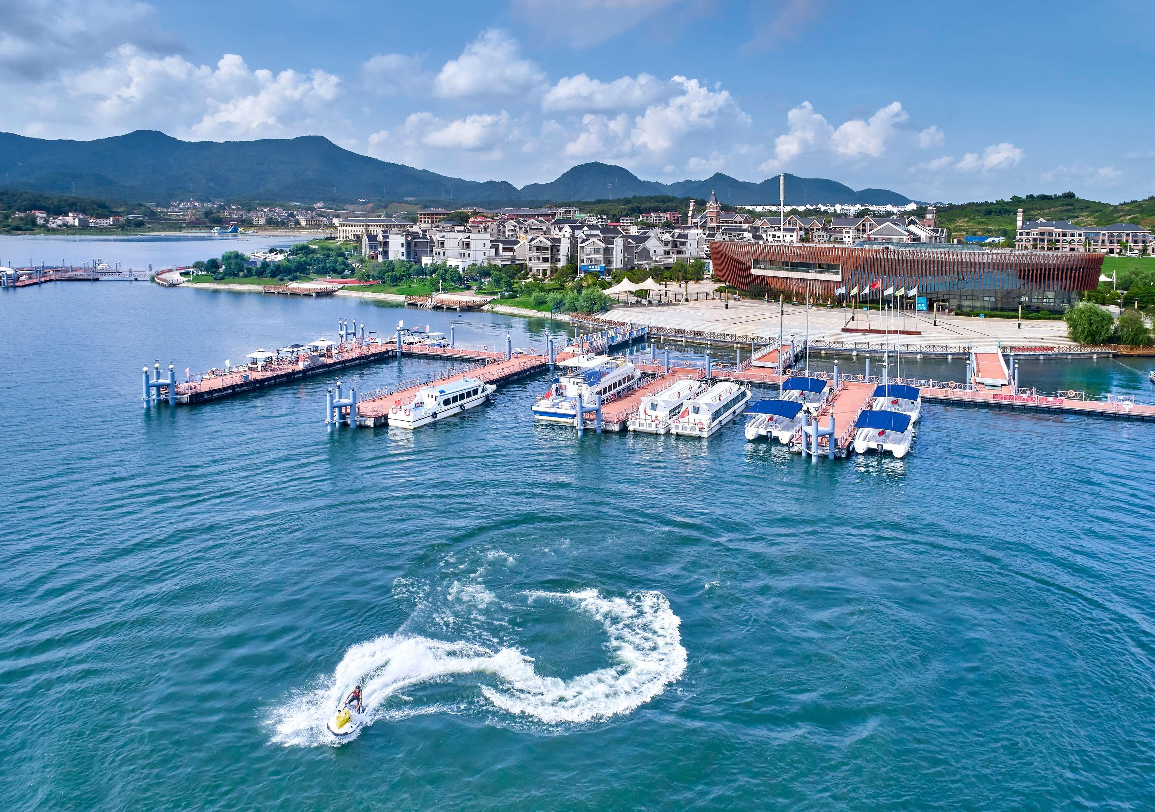 Lushan West Sea Resort, Curio Collection By Hilton Jiujiang  Esterno foto